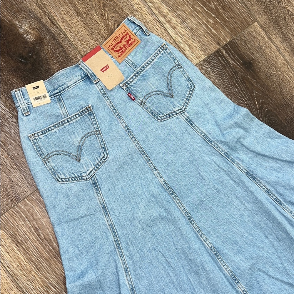 LEVIβS FIT AND FLARE SKIRT New! Zip Front W/ 4 Pockets Color: I Will - Blue π - Picture 9 of 12